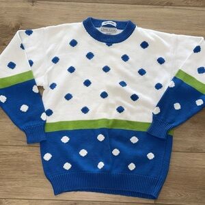 Vintage Izod Club sweater features a hand intarsia polka dot pattern 100% small